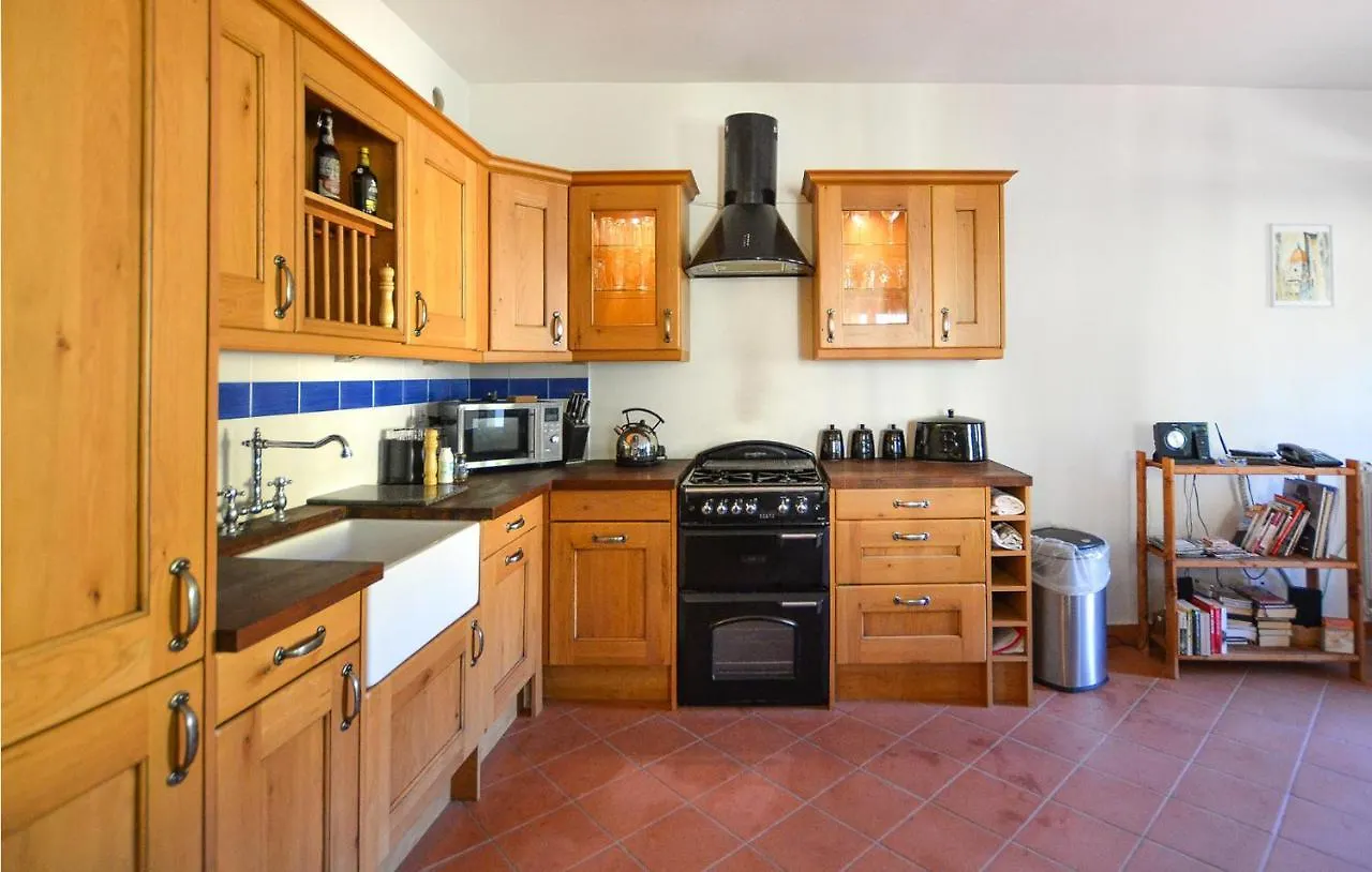 Cozy Apartment In Bucine With Kitchen Italy